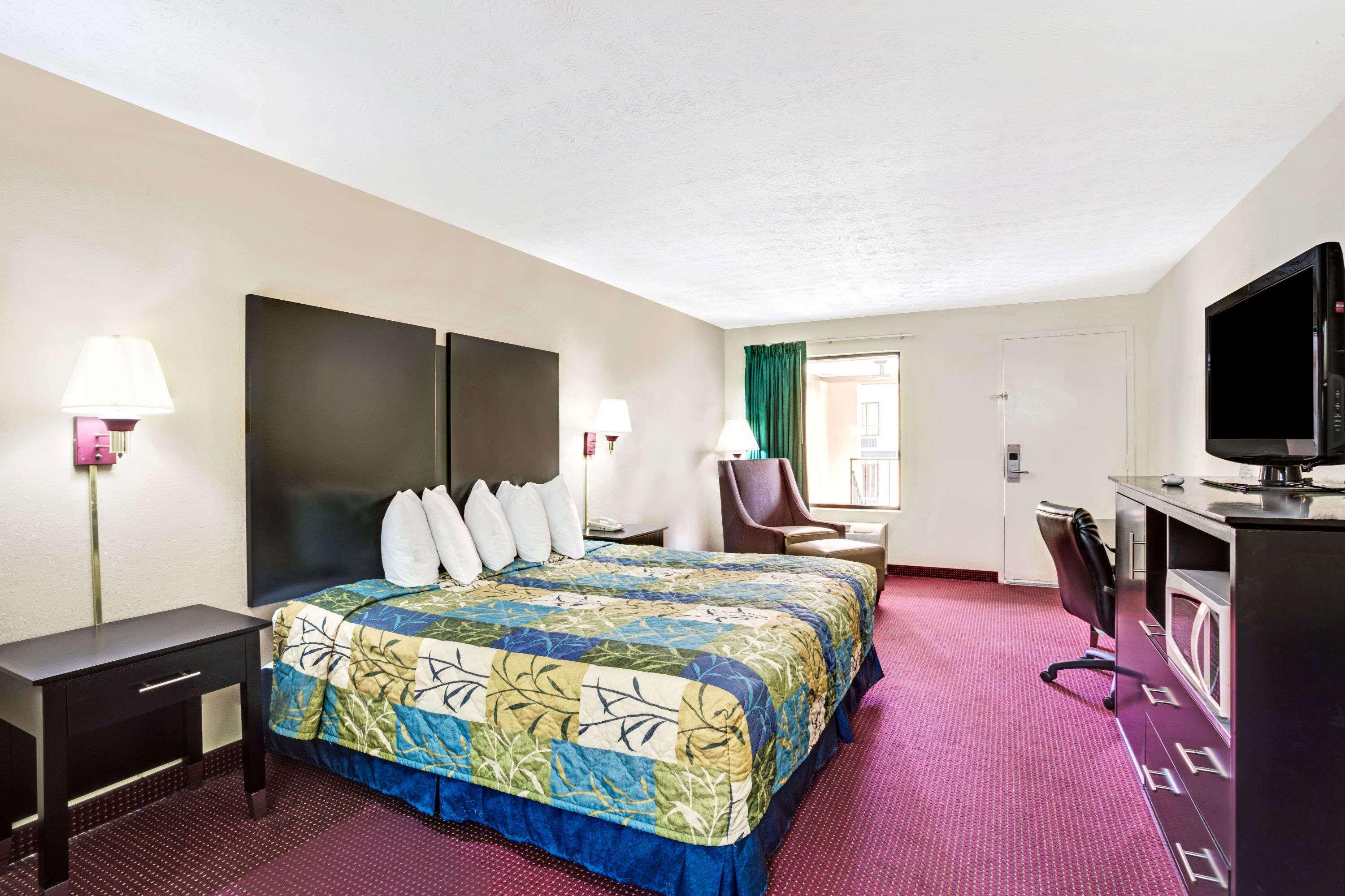 Days Inn By Wyndham Douglasville-Atlanta-Fairburn Road Buitenkant foto