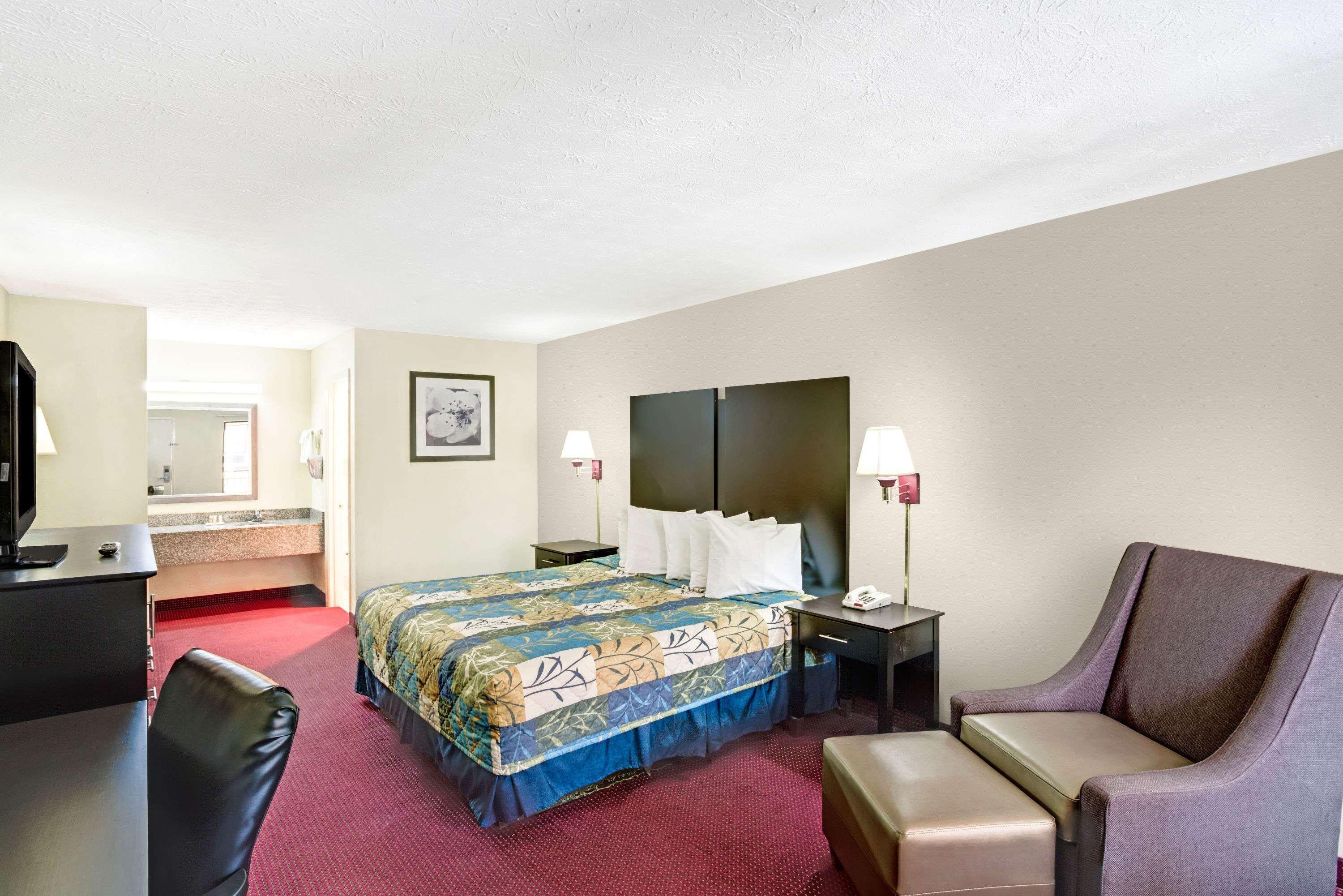 Days Inn By Wyndham Douglasville-Atlanta-Fairburn Road Buitenkant foto