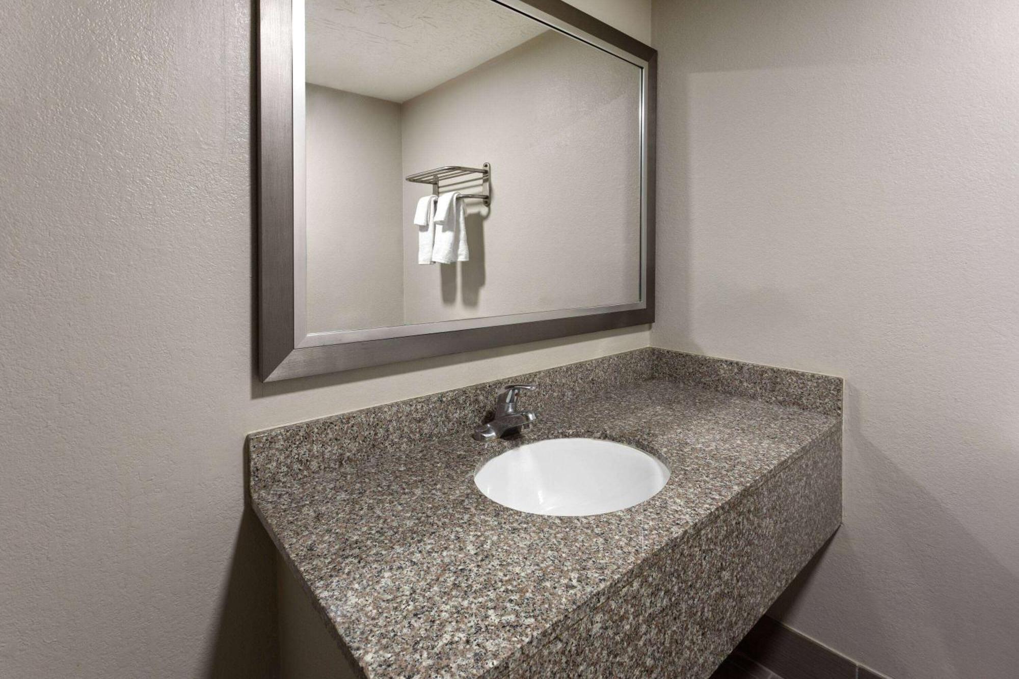 Days Inn By Wyndham Douglasville-Atlanta-Fairburn Road Buitenkant foto