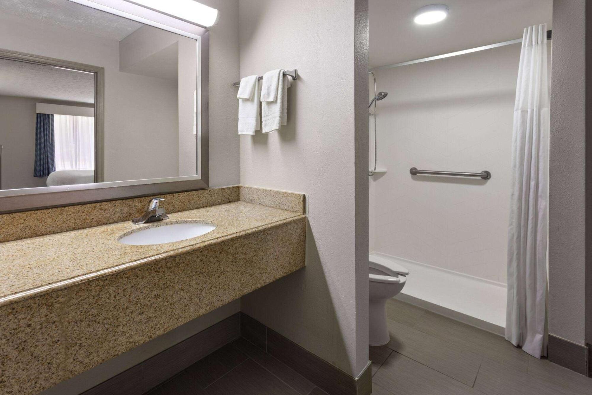 Days Inn By Wyndham Douglasville-Atlanta-Fairburn Road Buitenkant foto
